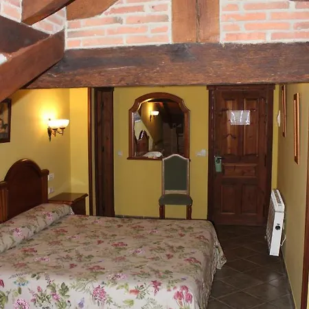 Bed & Breakfast La Venta De 3*