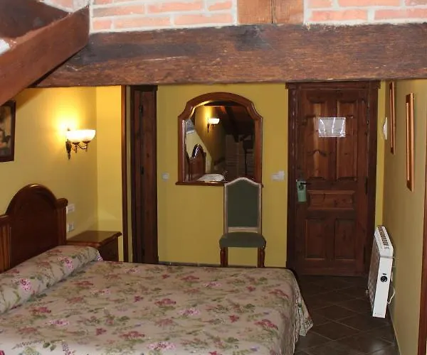 Bed & Breakfast La Venta De 3*